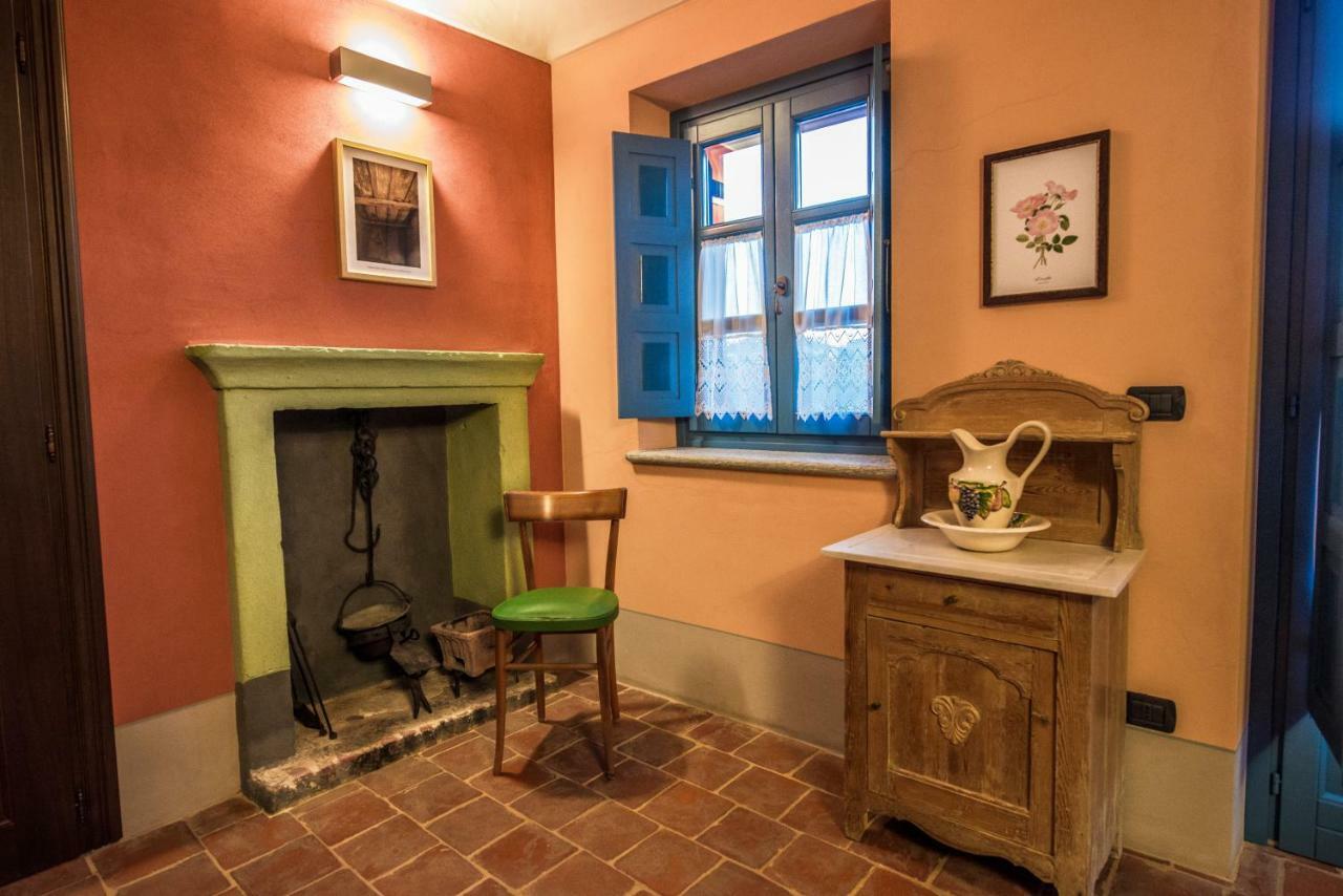 Albergo Ristorante Garibaldi Cisterna dʼAsti Eksteriør billede