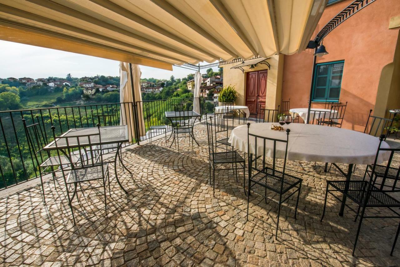 Albergo Ristorante Garibaldi Cisterna dʼAsti Eksteriør billede