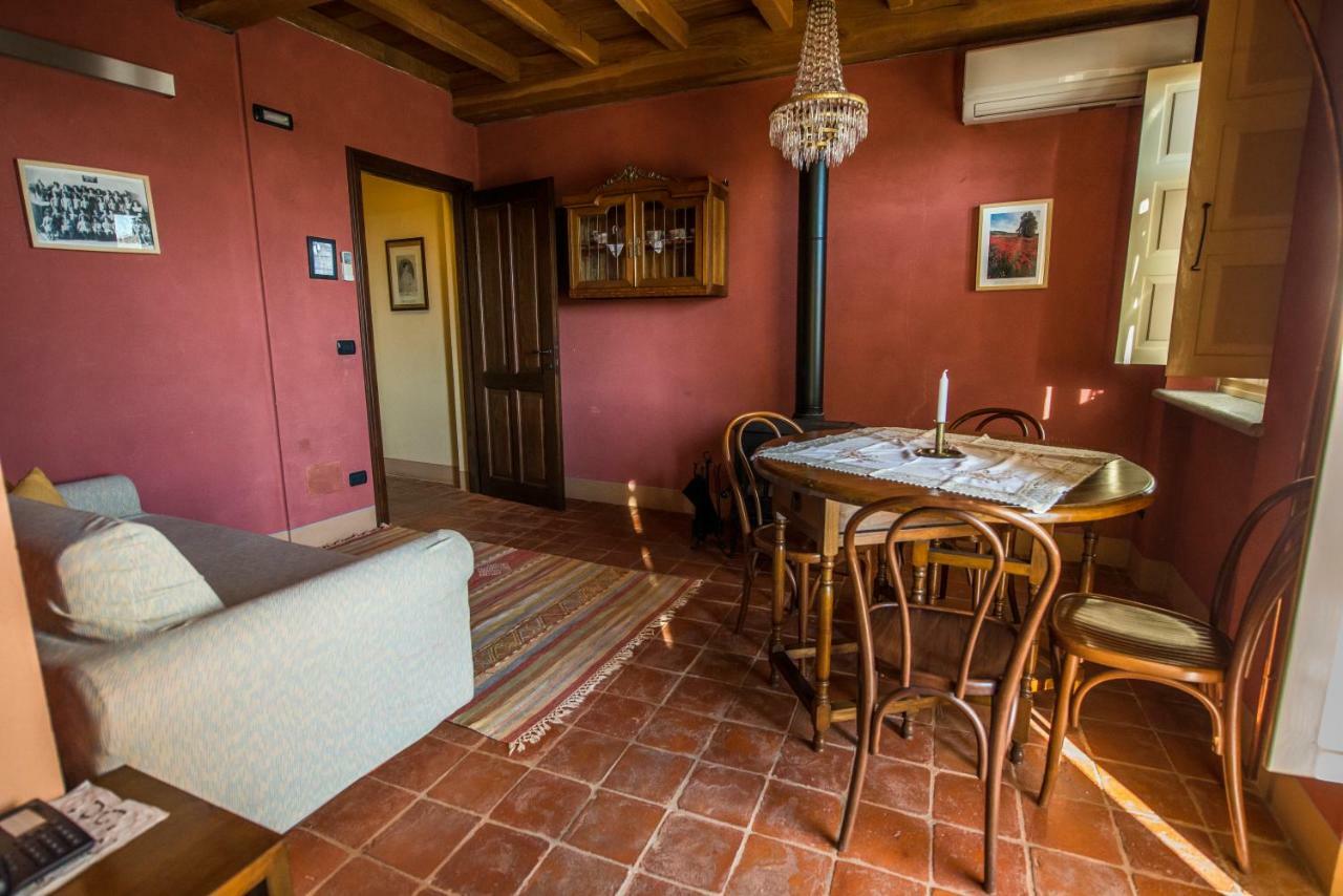 Albergo Ristorante Garibaldi Cisterna dʼAsti Eksteriør billede