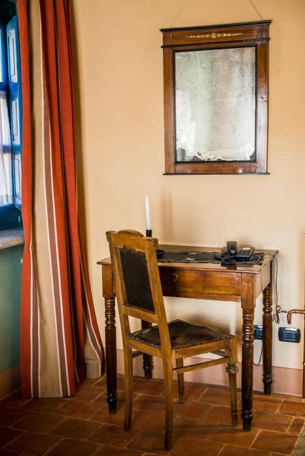 Albergo Ristorante Garibaldi Cisterna dʼAsti Eksteriør billede
