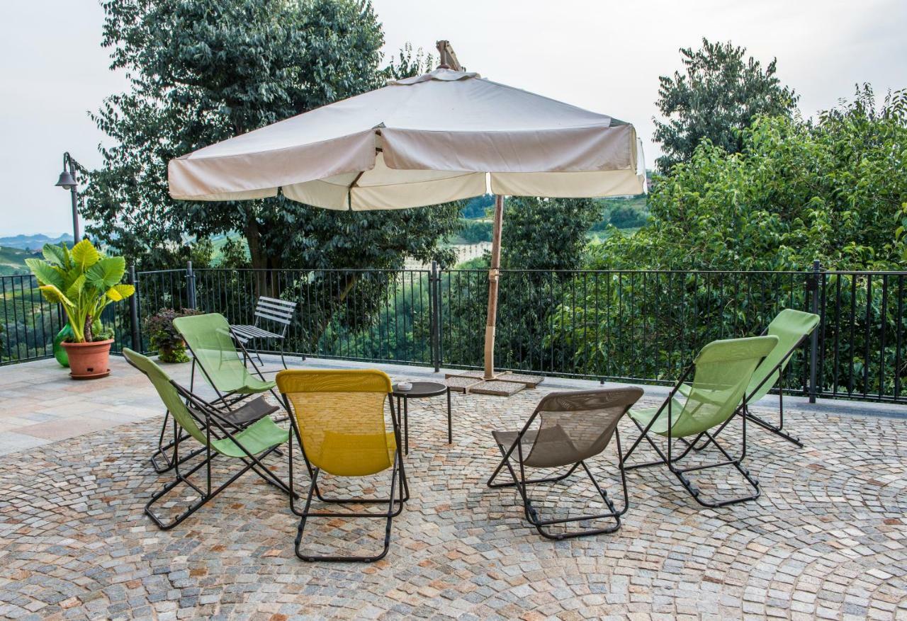 Albergo Ristorante Garibaldi Cisterna dʼAsti Eksteriør billede